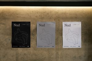 1个户外墙上A2海报样机vi贴图宣传页效果图-M006