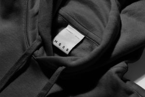 1个卫衣领口标签特写mockup样机vi贴图尺码标效果图-26381
