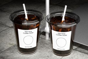 3个冰拿铁塑料杯标签样机vi贴图贴纸效果图-26264