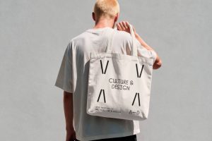 1个男性模特背面展示托特包样机vi贴图帆布袋效果图mockup素材-M055